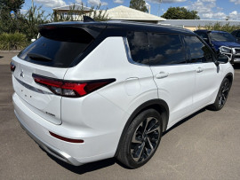 2022 Mitsubishi Outlander ZM Exceed Tourer SUV image 15
