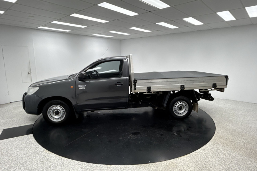 2015 MY14 Toyota HiLux WorkMate Cab Chassis Image 18