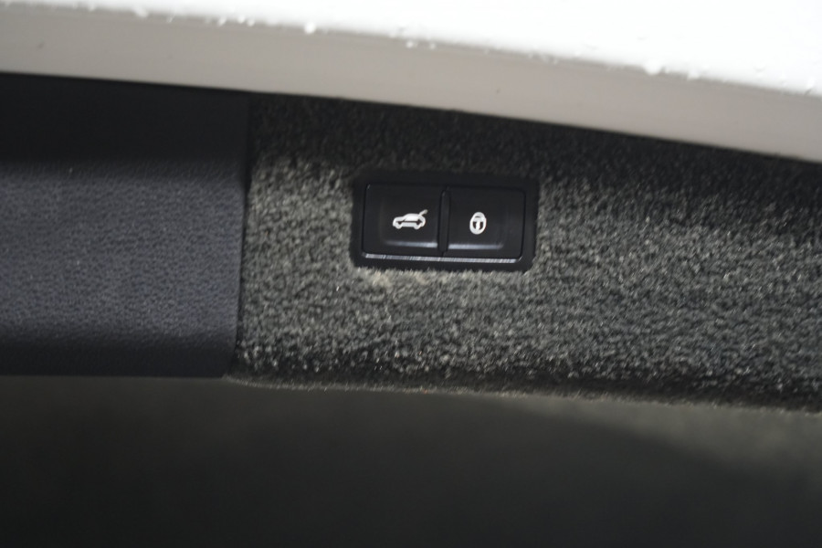 2016 Bentley Bentayga SUV Image 32