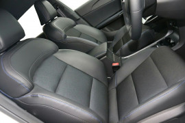 2024 MG MG4 MEH32 Essence 64 Hatch