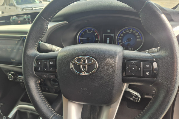2018 Toyota HiLux  SR5 Double Cab Pick Up Image 20