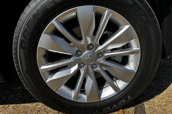 2026 Mitsubishi Outlander ZM ES SUV Image 9