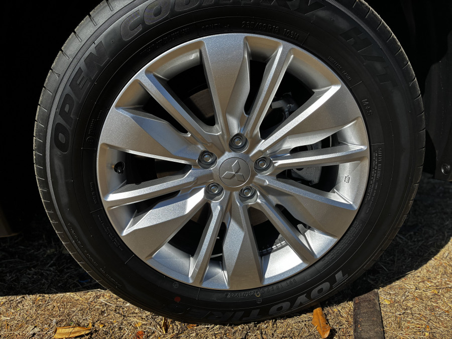 2026 Mitsubishi Outlander ZM ES SUV Image 9