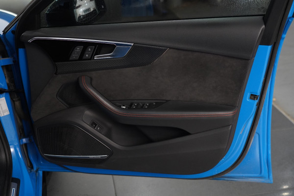 2021 Audi RS4  Quattro SUV Image 44