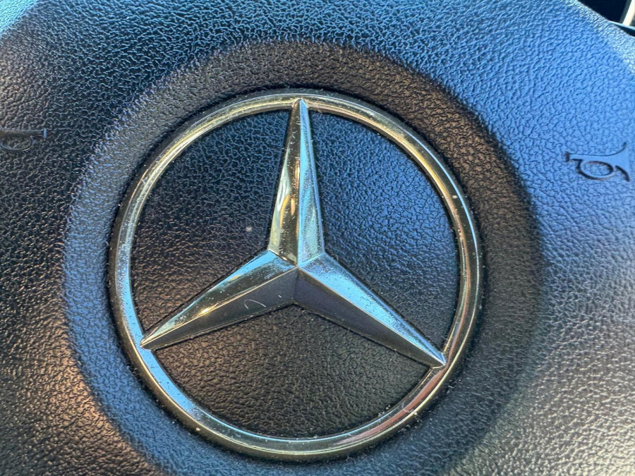 2014 Mercedes-Benz C-Class W205 C200 Sedan Image 17