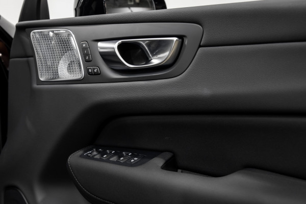 2026 Volvo XC60 UZ T8 Ultra Plug-in-hybrid AWD SUV Image 10