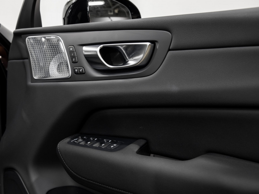 2026 Volvo XC60 UZ T8 Ultra Plug-in-hybrid AWD SUV Image 10