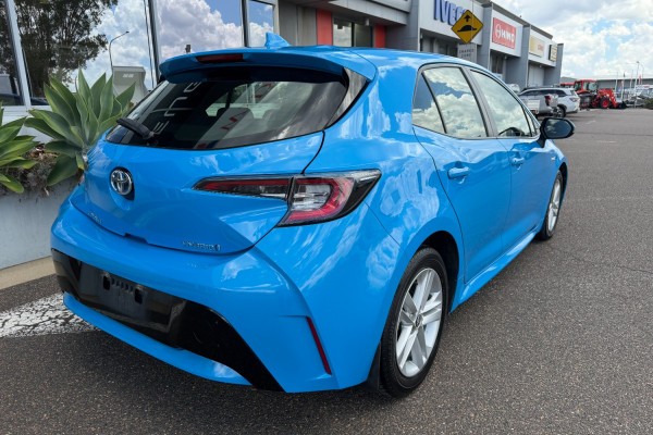 2022 Toyota Corolla ZWE219R  Ascent Sport Hybrid Hatch Image 3