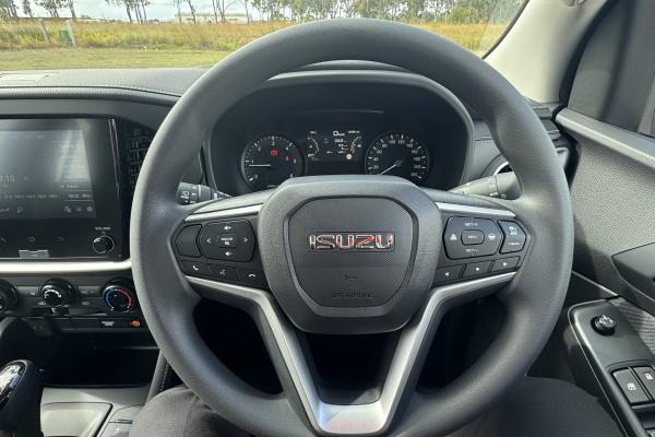 2026 Isuzu MU-X RJ LS-M SUV Image 15