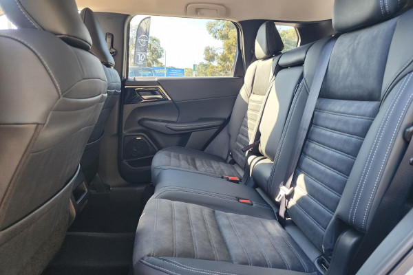 2025 Mitsubishi Outlander ZM LS SUV Image 14
