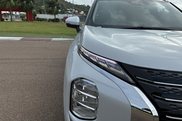 2025 MY24 Mitsubishi Outlander ZM PHEV Exceed SUV Image 9