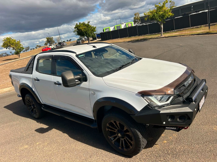 2023 Isuzu D-MAX RG X-TERRAIN Ute Image 9
