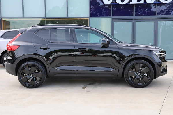 2024 MY25 Volvo EX40 No Series Black Edition SUV Image 4