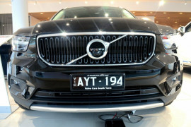2018 MY19 Volvo XC40 T4 Momentum Suv