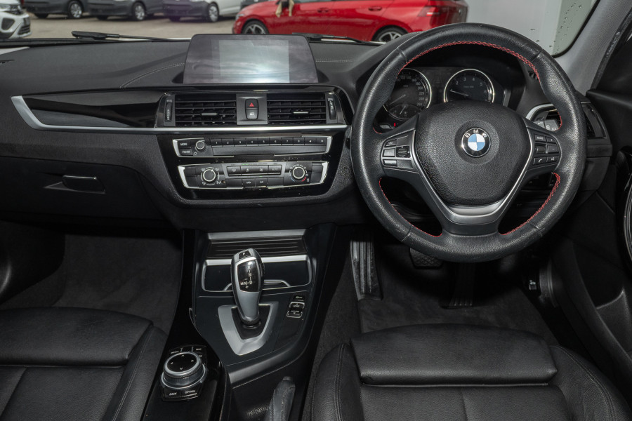 2017 BMW 1 Series 118i Sport Line Hatch Image 7
