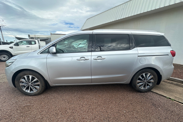 2015 Kia Carnival YP SLi Van