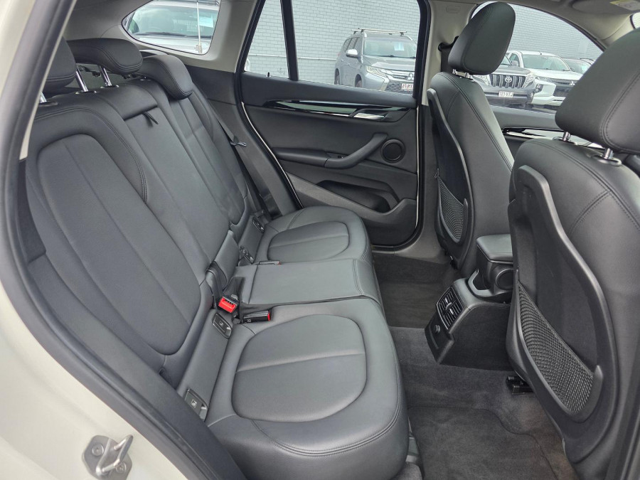 2016 BMW X1 F48 sDrive18d SUV Image 15