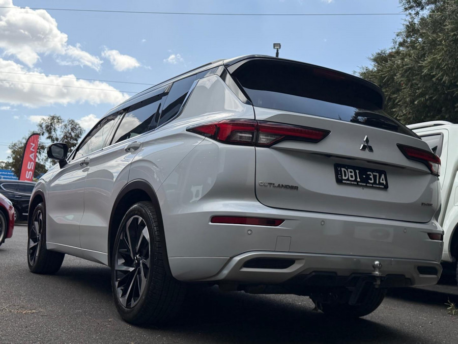 2024 Mitsubishi Outlander ZM Exceed Tourer SUV Image 4