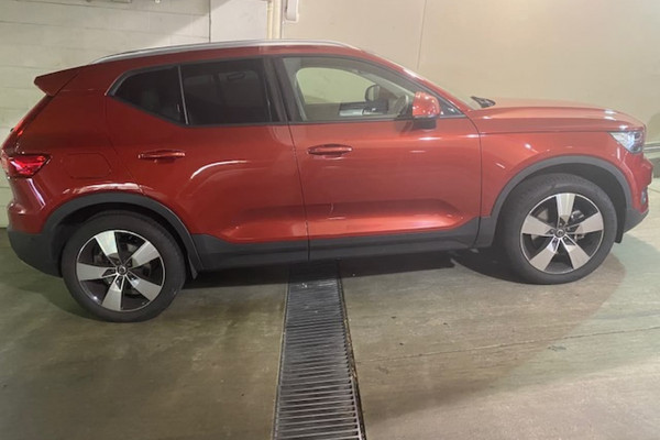 2018 Volvo Xc40 (No Series) MY18 D4 Momentum Suv Image 2