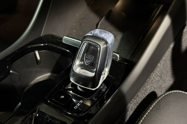 2024 Volvo XC40 XZ Ultimate B4 Bright SUV Image 15