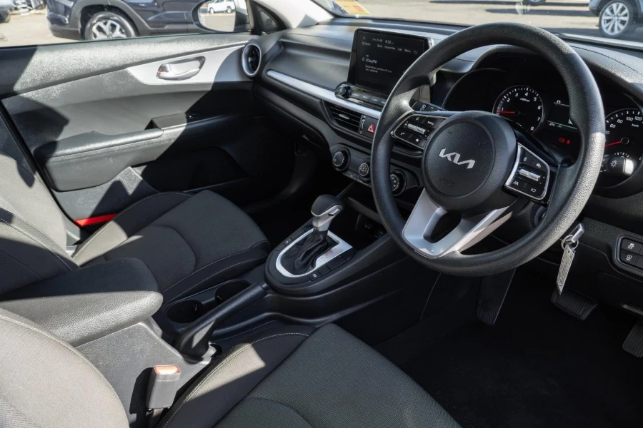 2024 Kia Cerato BD S Hatch Image 7