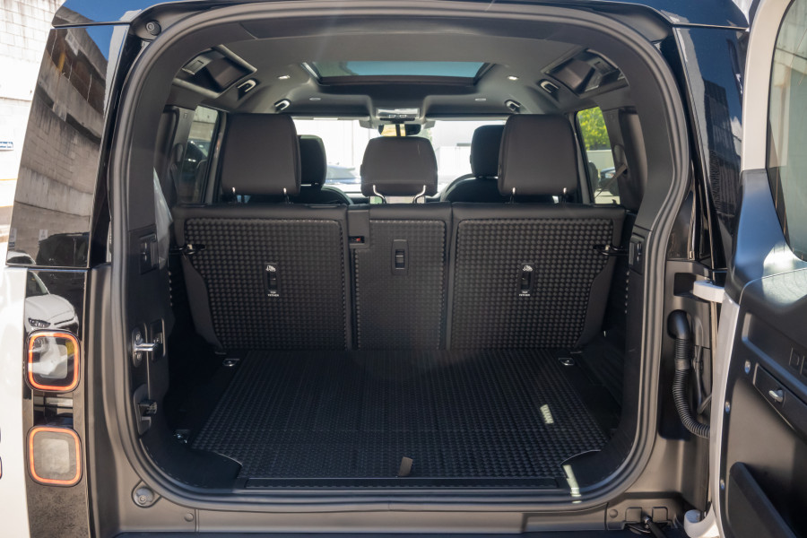 2026 Land Rover Defender L663 110 D350 X-Dynamic SE SUV
