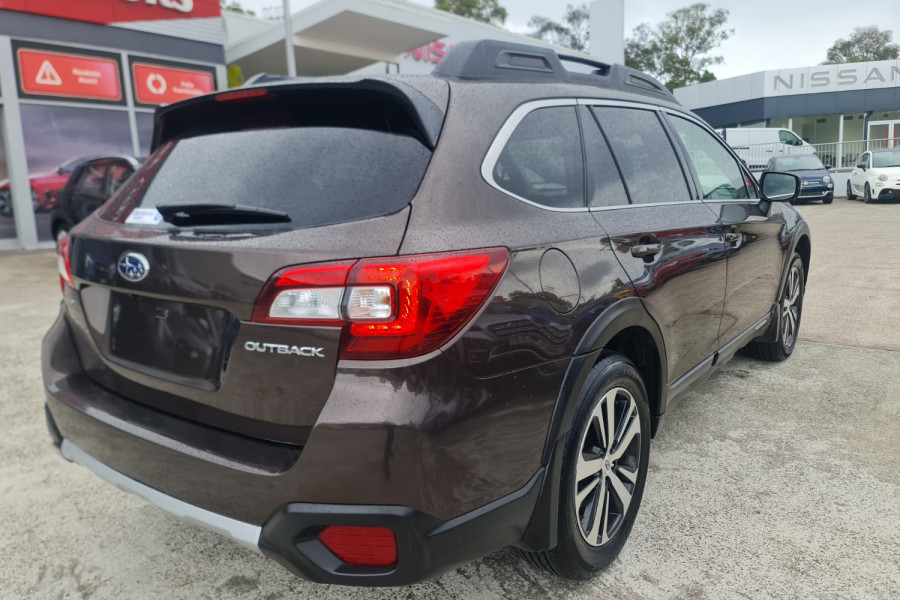2019 Subaru Outback Premium Image 5