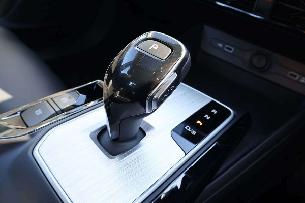 2026 MY25 MG MG5 AP32 Essence Sedan Image 16