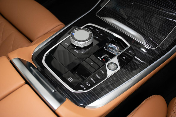 2026 BMW X5 G05 LCI xDrive30d M Sport SUV image 14