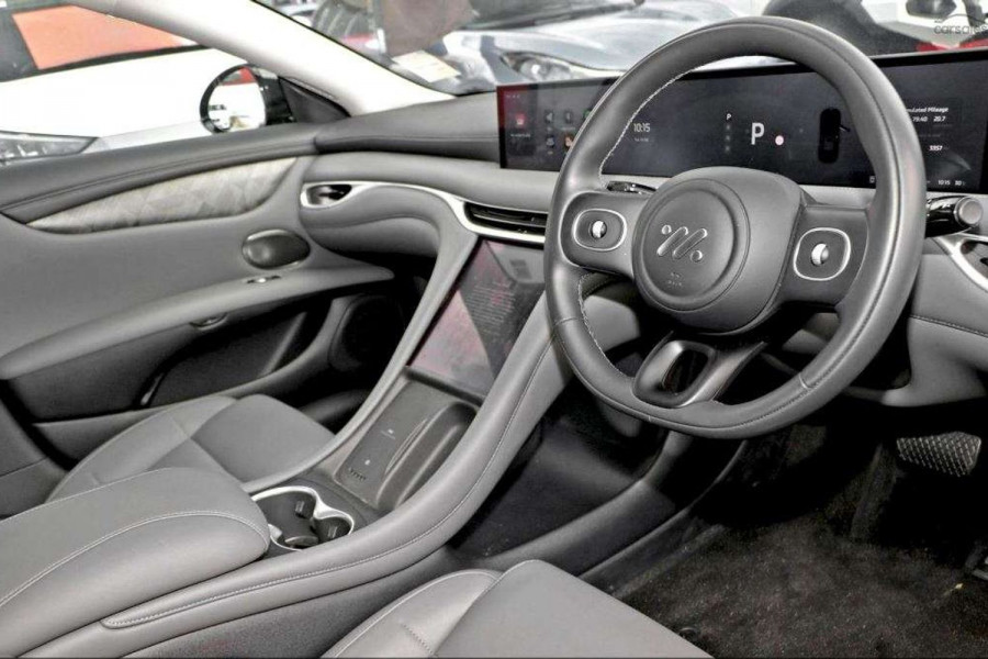 2026 MG IM5 P12L Performance Hatch Image 8