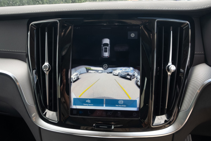 2025 Volvo V60 Cross Country Z Series Ultra B5 Bright Wagon Image 12
