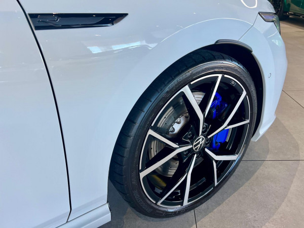2024 Volkswagen Golf 8 R Hatch image 9