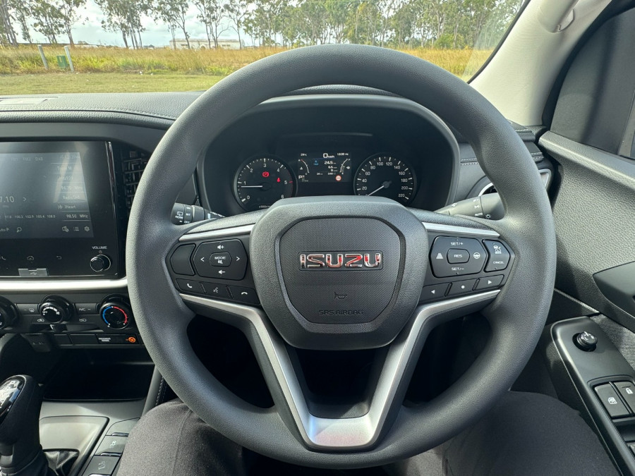 2026 Isuzu MU-X RJ LS-M SUV Image 15