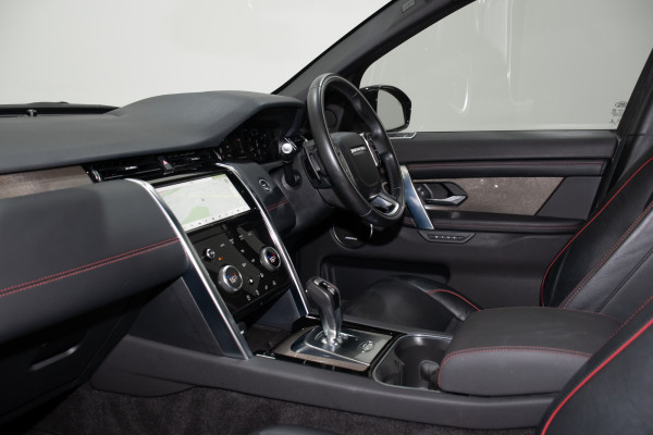 2020 Land Rover Discovery Sport SE SUV Image 24