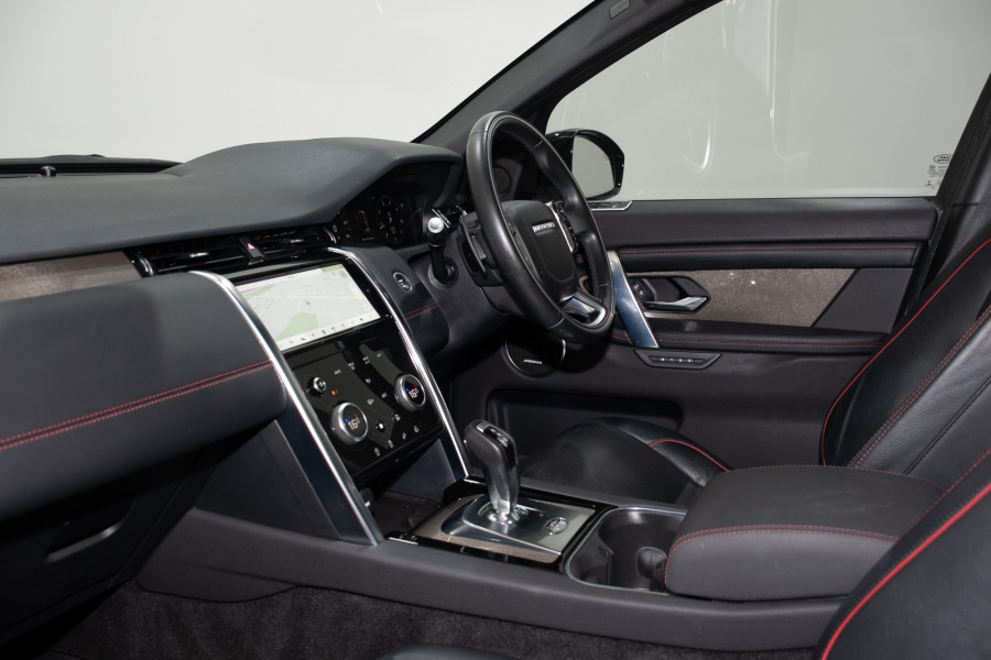 2020 Land Rover Discovery Sport SE SUV Image 24