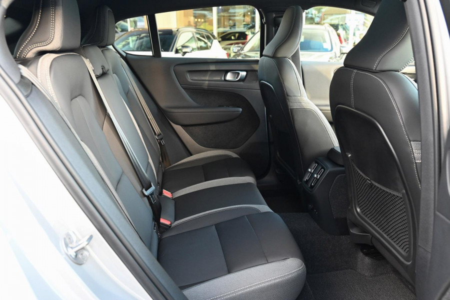 2023 MY24 Volvo C40  Recharge Twin SUV Image 7
