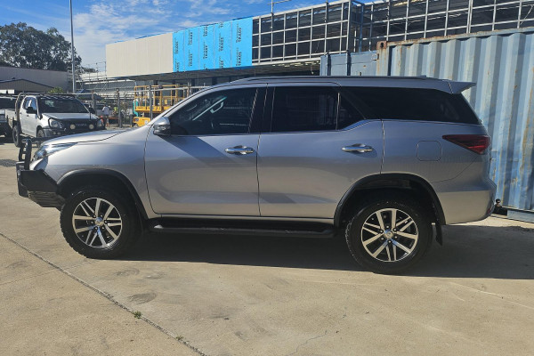 2017 Toyota Fortuner GUN156R Crusade SUV Image 6