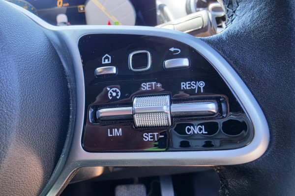 2020 Mercedes-Benz GLB-Class X247 GLB200 SUV Image 24
