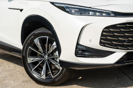 2025 MY24.5 MG HS AS33 Essence SUV