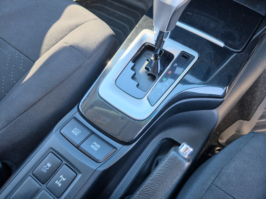 2017 Toyota Fortuner GUN156R GXL SUV Image 18