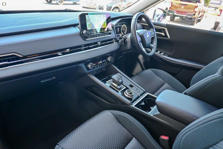 2025 MY24 Mitsubishi Outlander ZM PHEV ES SUV Image 7
