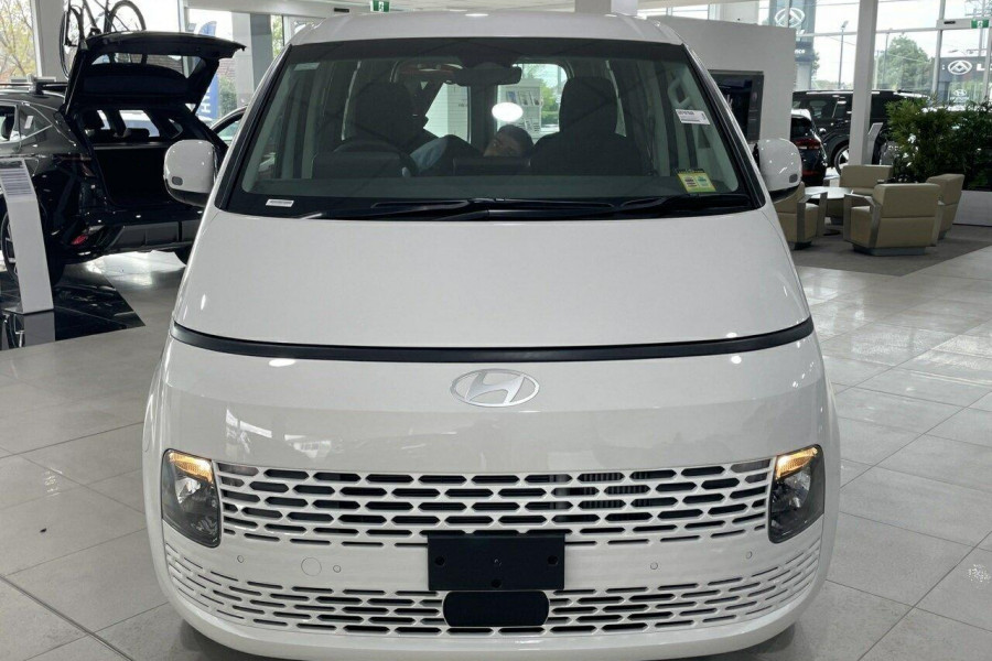 2025 Hyundai Staria Load US4.V3  Van Image 12