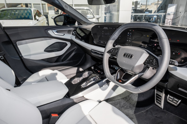 2025 Audi A5 B10 e-hybrid S-Line Wagon image 7