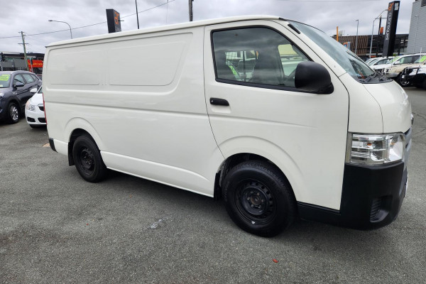 2016 Toyota Hiace KDH201R  Van Image 4