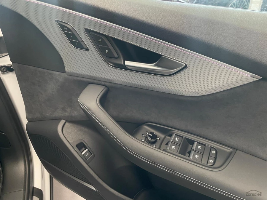 2026 Audi SQ7 TFSI Wagon Image 13