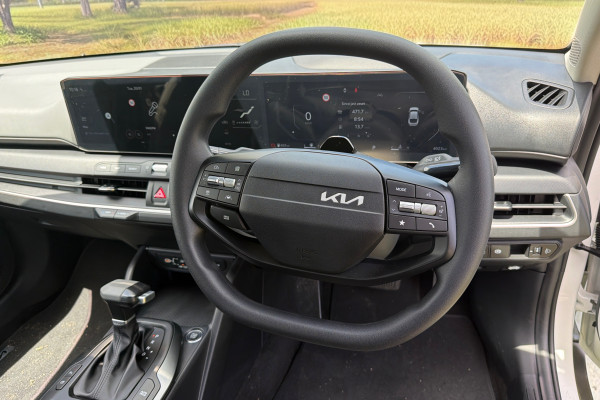 2025 Kia K4 CL4m Sport Sedan Image 7