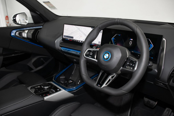 2026 BMW X3 G45 30e xDrive SUV image 6