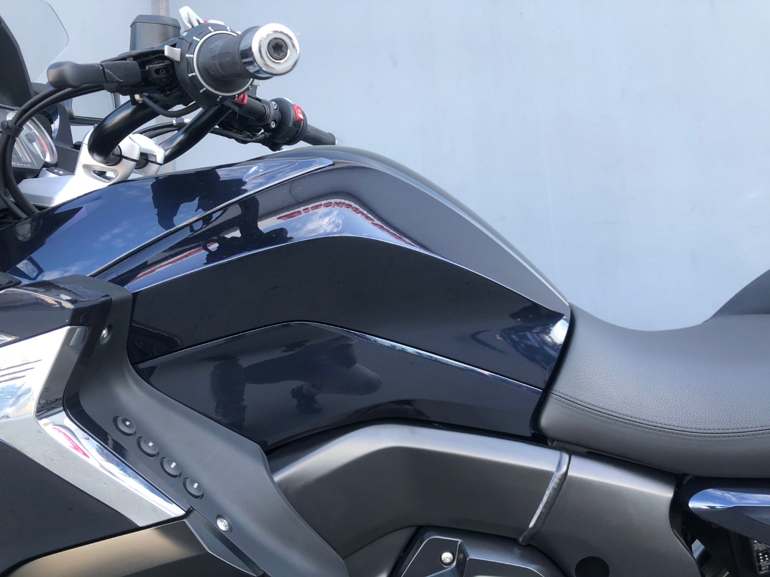 2019 BMW K1600 B Deluxe Motorcycle Image 9