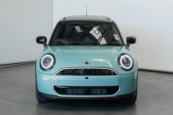 2026 MINI Cooper F65 S Favoured Hatch image 4