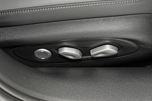 2025 MG IM5 P12L Premium Hatch Image 18